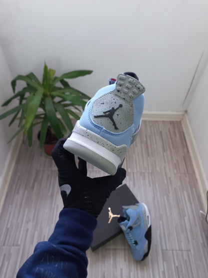 Air Jordan 4 Retro "UNC"
