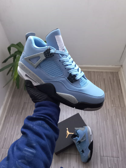 Air Jordan 4 Retro "UNC"