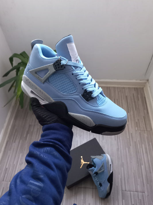 Air Jordan 4 Retro "UNC"