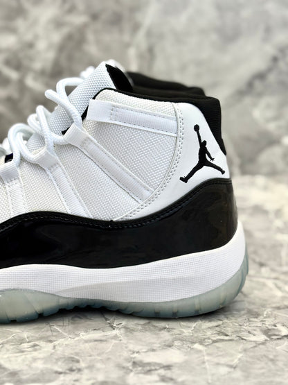 Jordan 11 Retro "Concord"