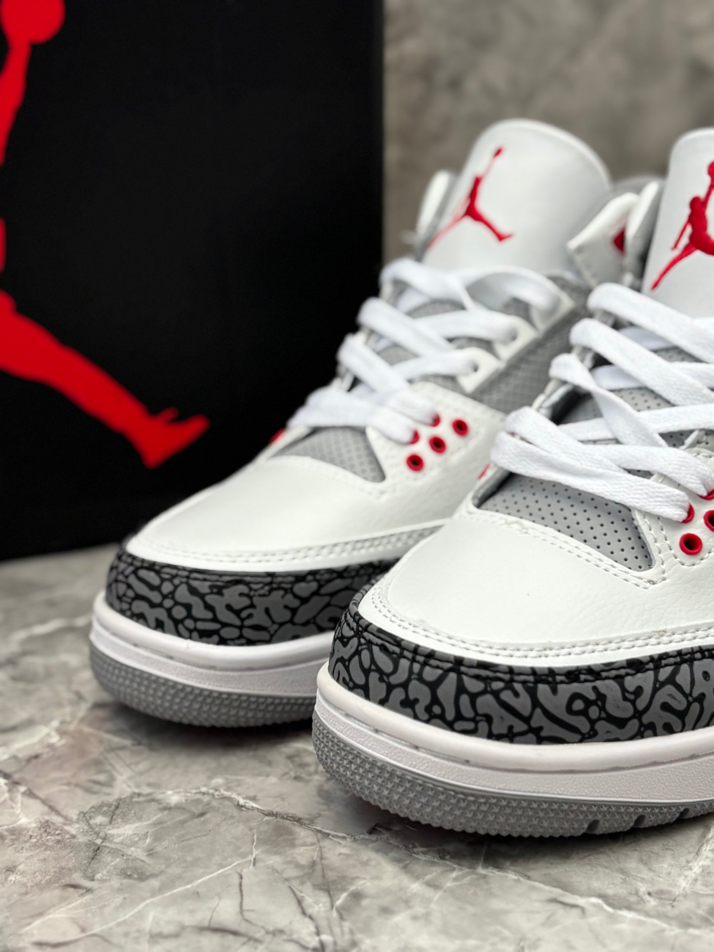 Jordan 3 Retro "Fire Red"