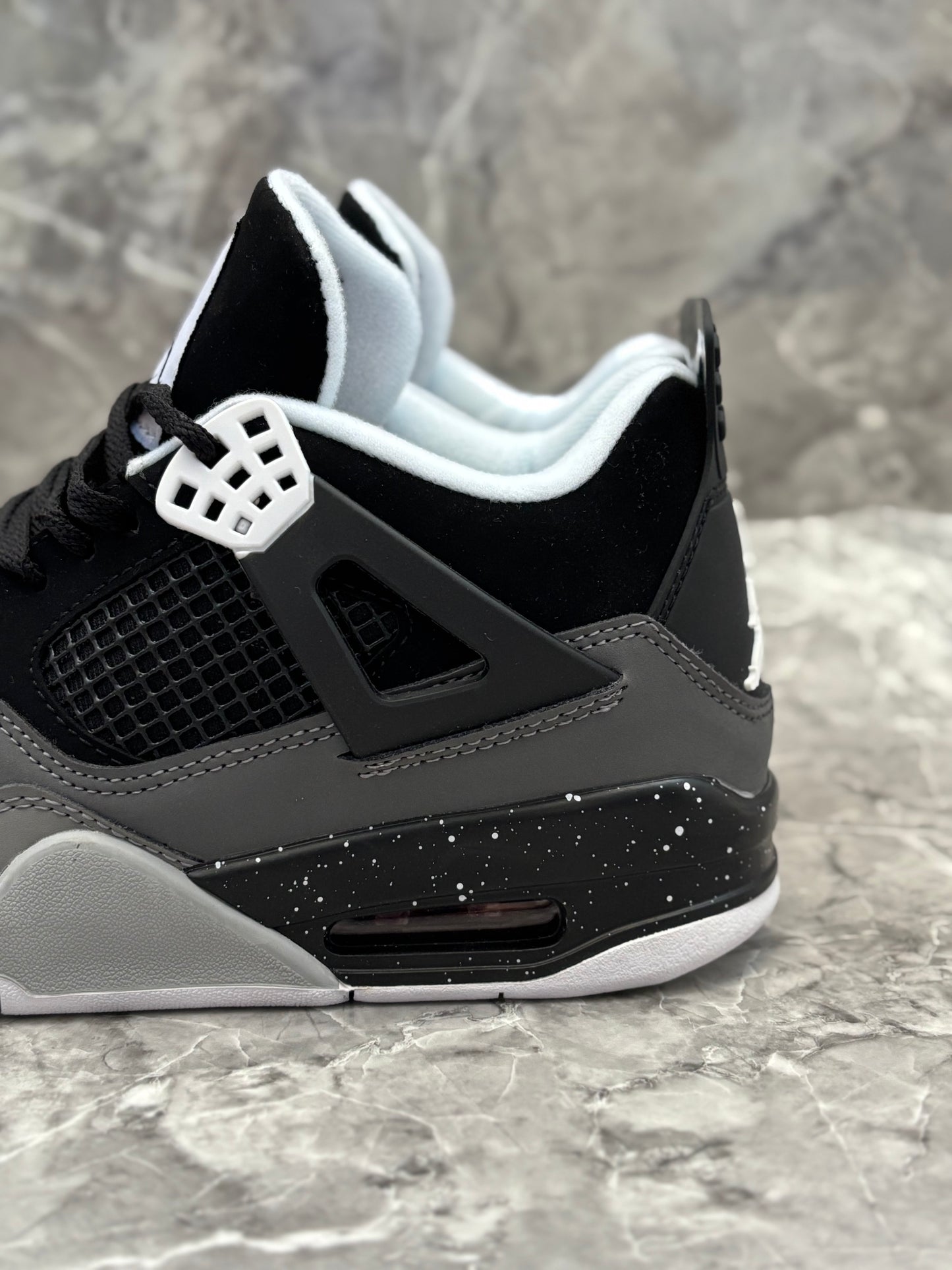 Air Jordan 4 Retro "Fear"