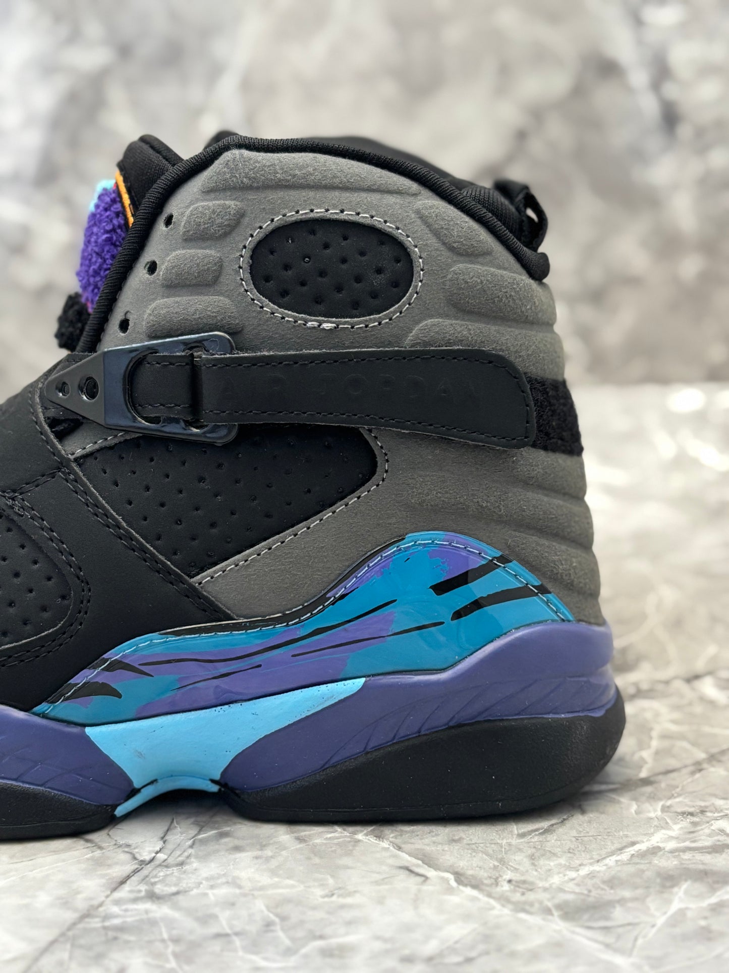Jordan 8 Retro "Aqua"