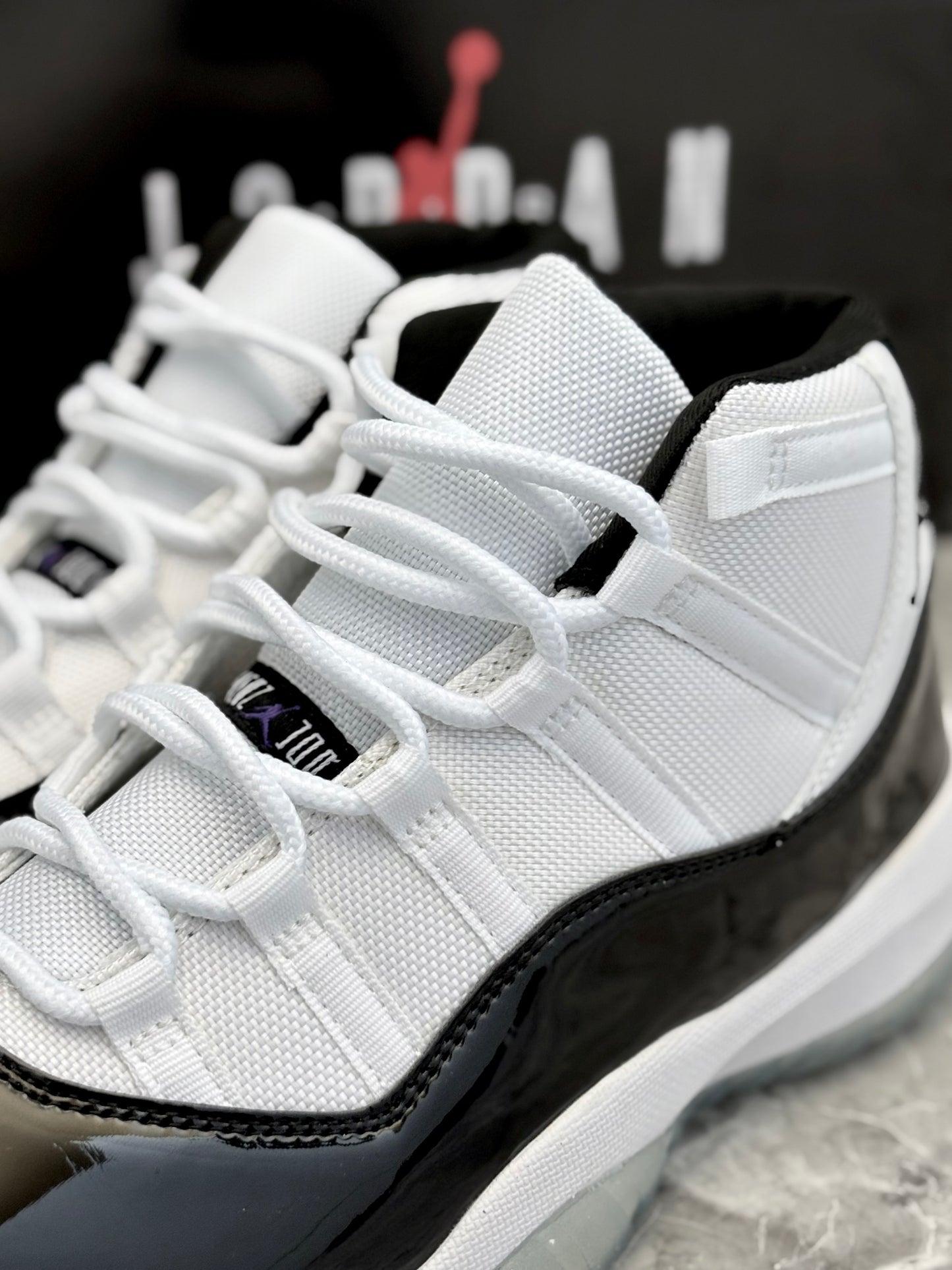 Jordan 11 Retro "Concord"