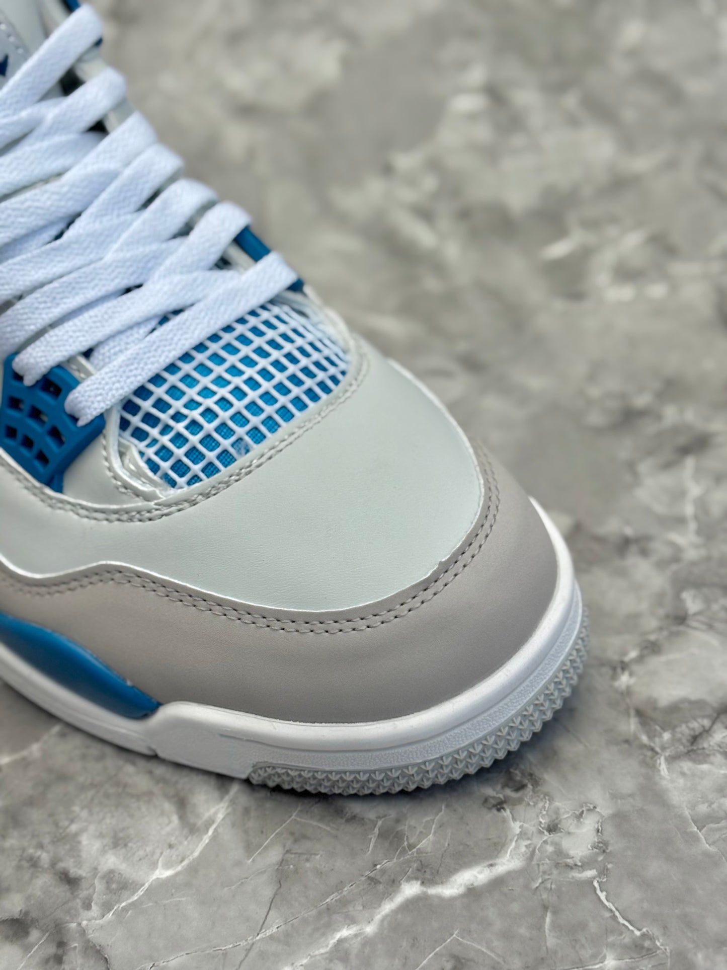Air Jordan 4 Retro "Military Blue"