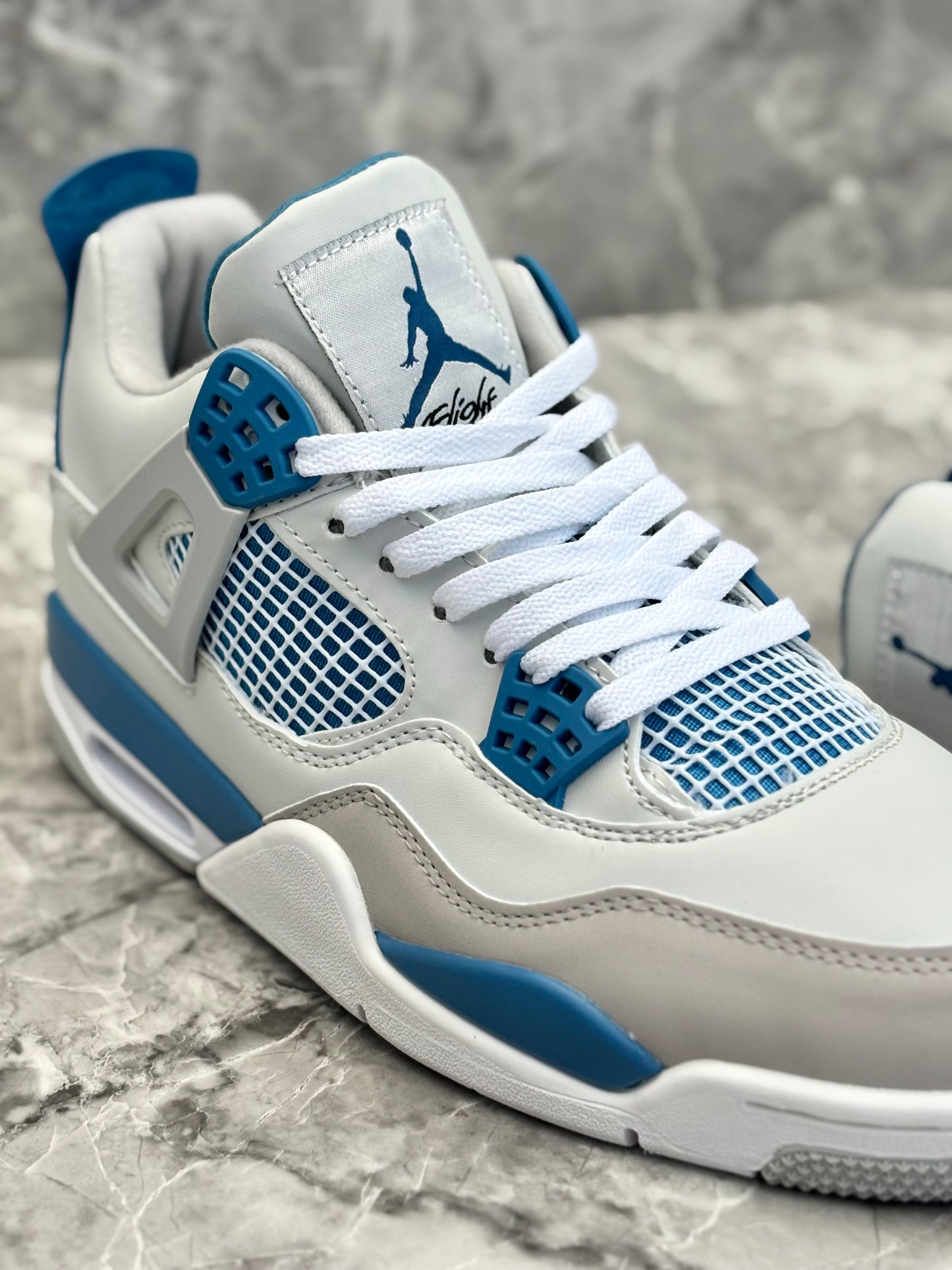 Air Jordan 4 Retro "Military Blue"