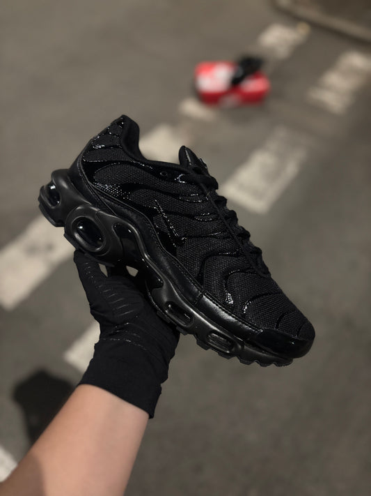 Nike Air Max Plus (TN) "Triple Black"