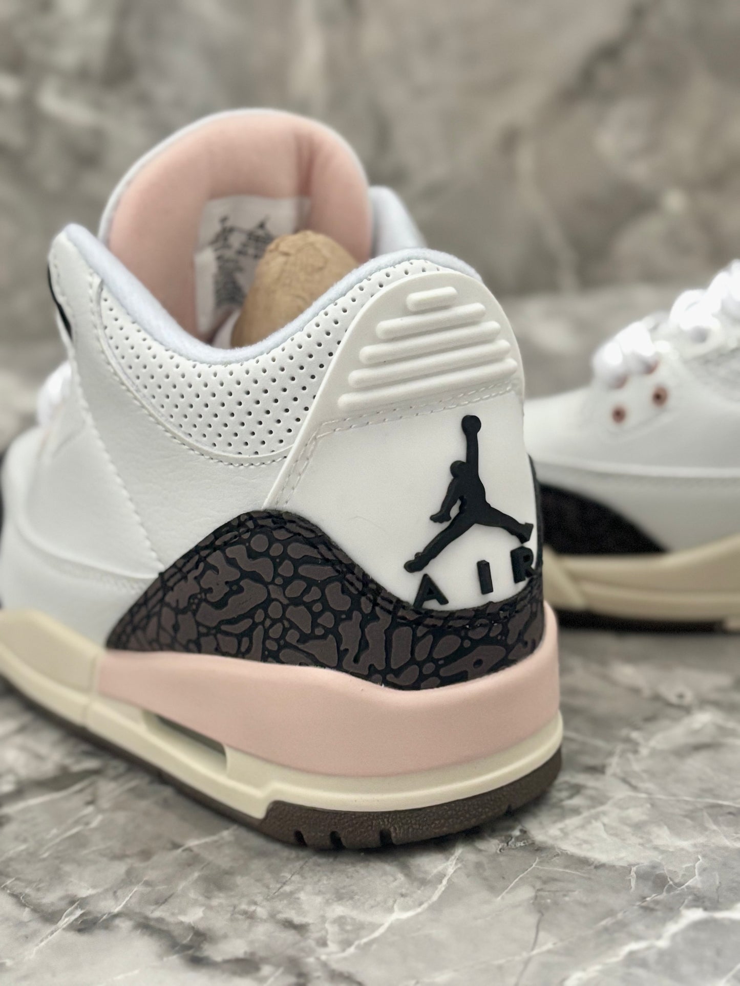 Air Jordan 3 Retro "Dark Mocha"
