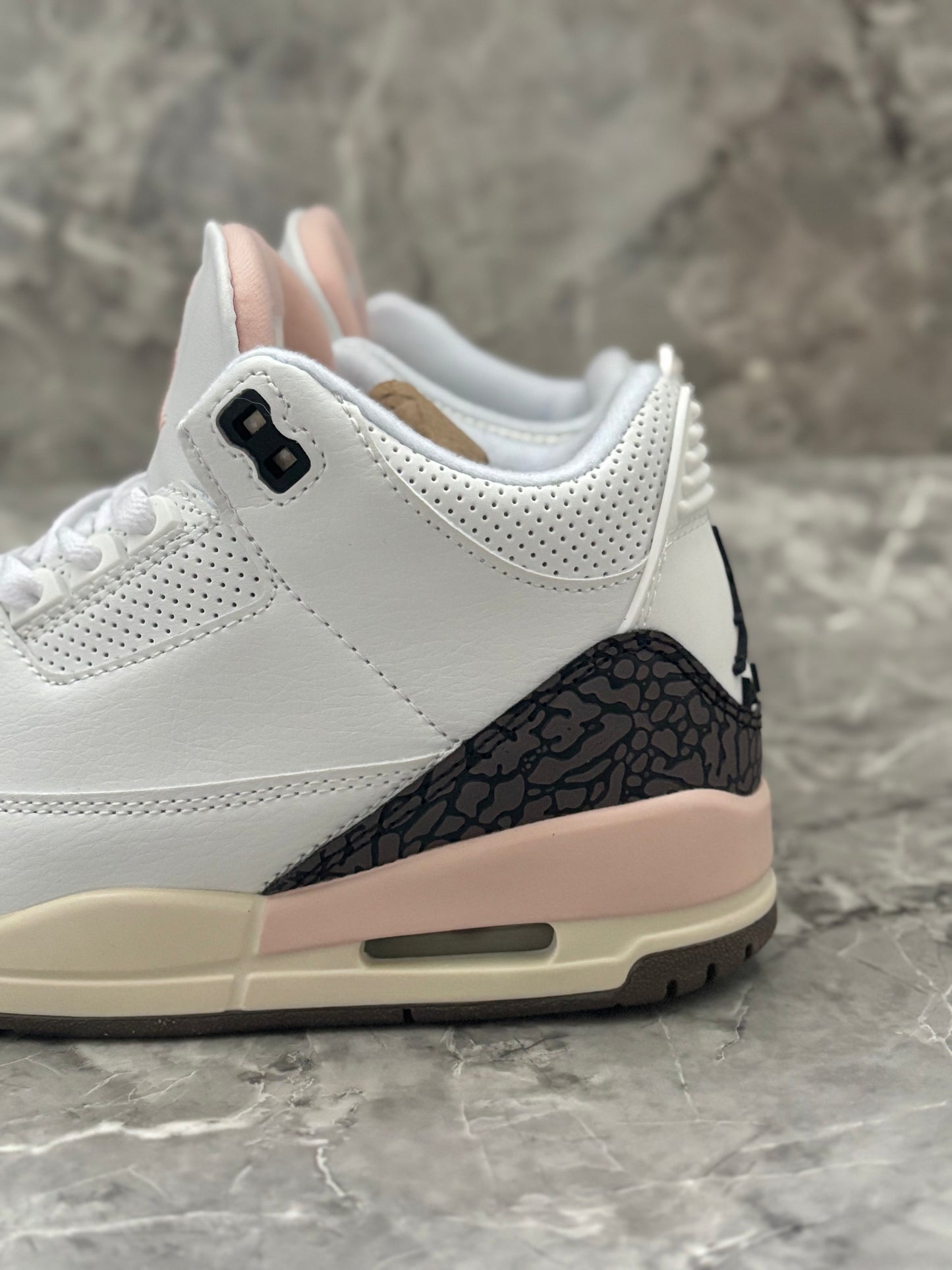 Air Jordan 3 Retro "Dark Mocha"