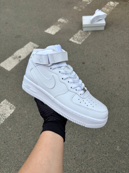 Nike Air Force 1 Mid "Triple White"