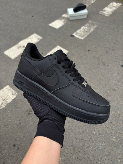Nike Air Force 1 "Triple Black"