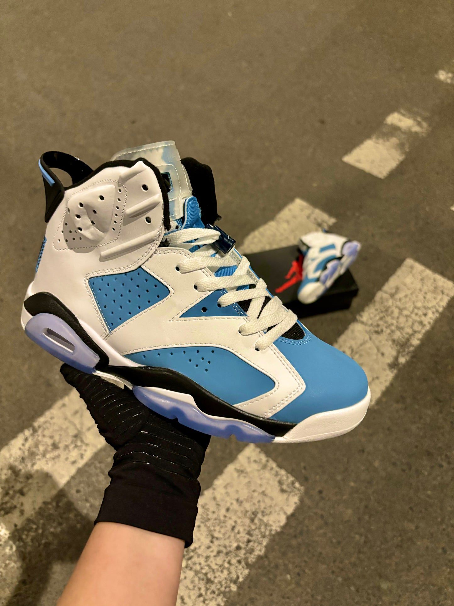 Air Jordan 6 Retro "UNC"