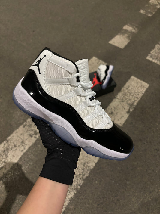 Jordan 11 Retro "Concord"