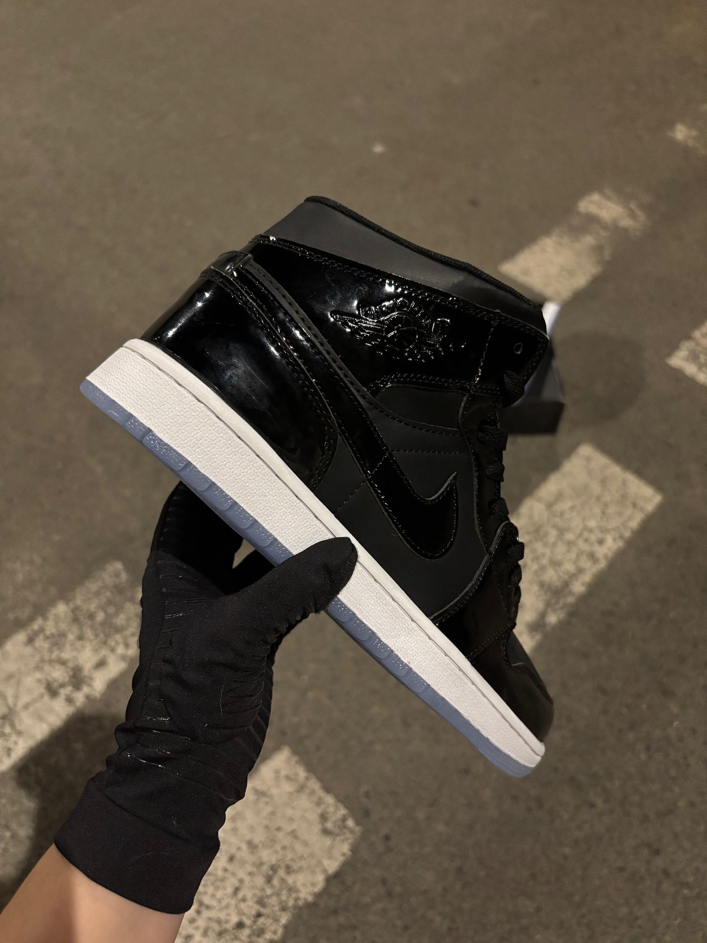 Jordan 1 Retro Mid "Space Jam"