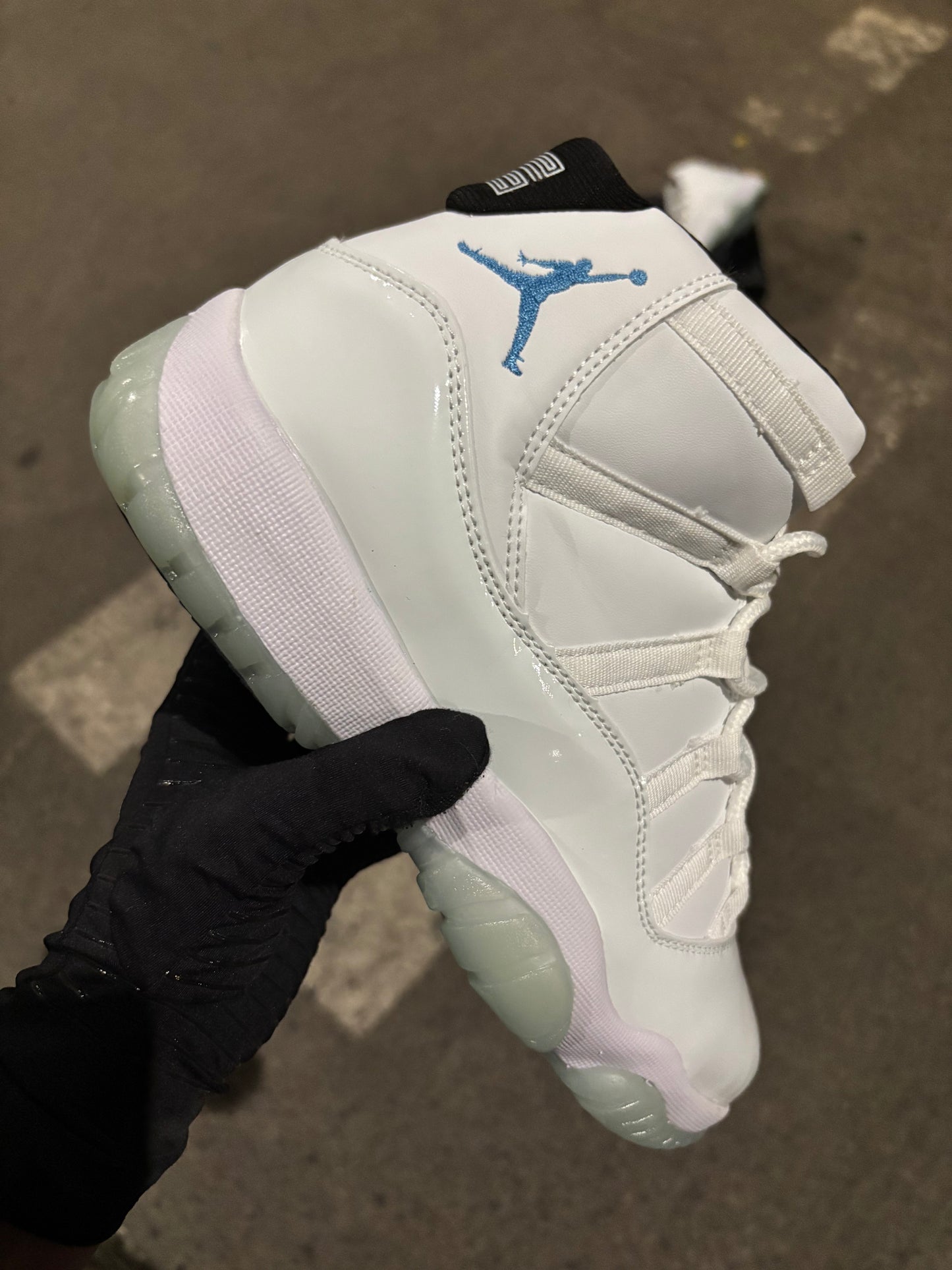 Jordan 11 Retro "Legend Blue"