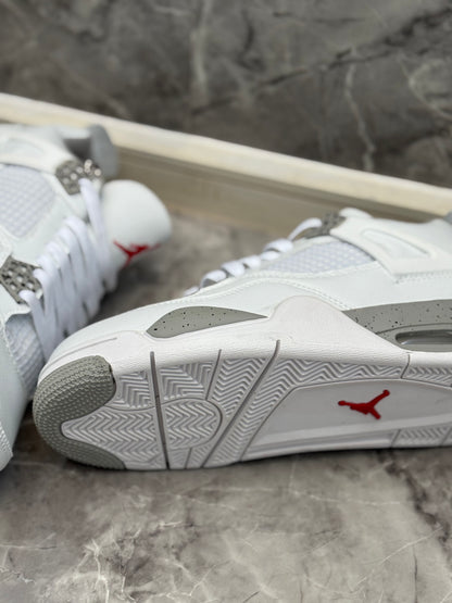 Air Jordan 4 Retro "White Oreo"