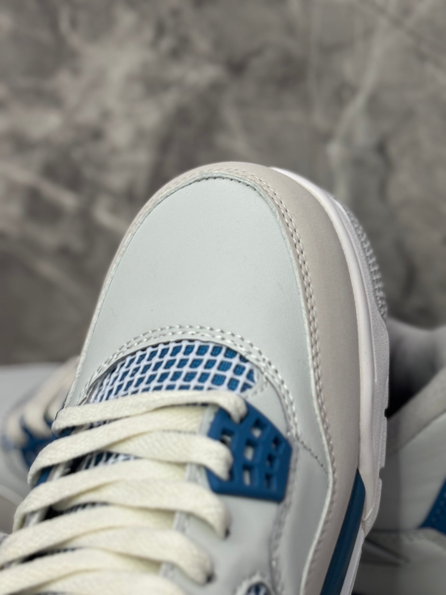 Air Jordan 4 Retro "Military Blue"