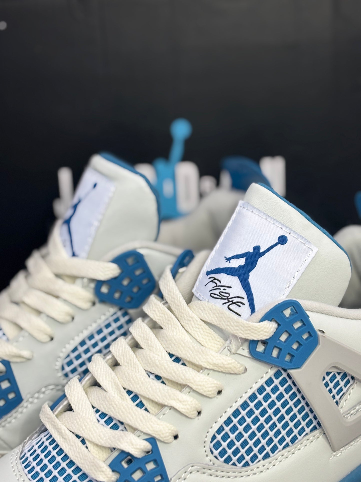 Air Jordan 4 Retro "Military Blue"
