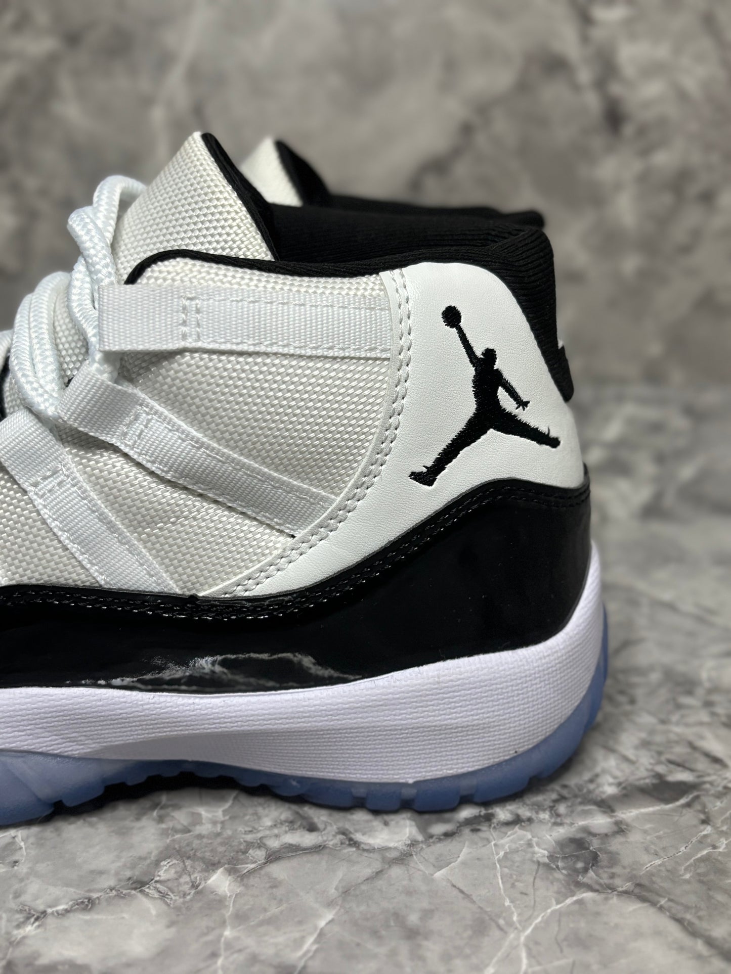 Jordan 11 Retro "Concord"
