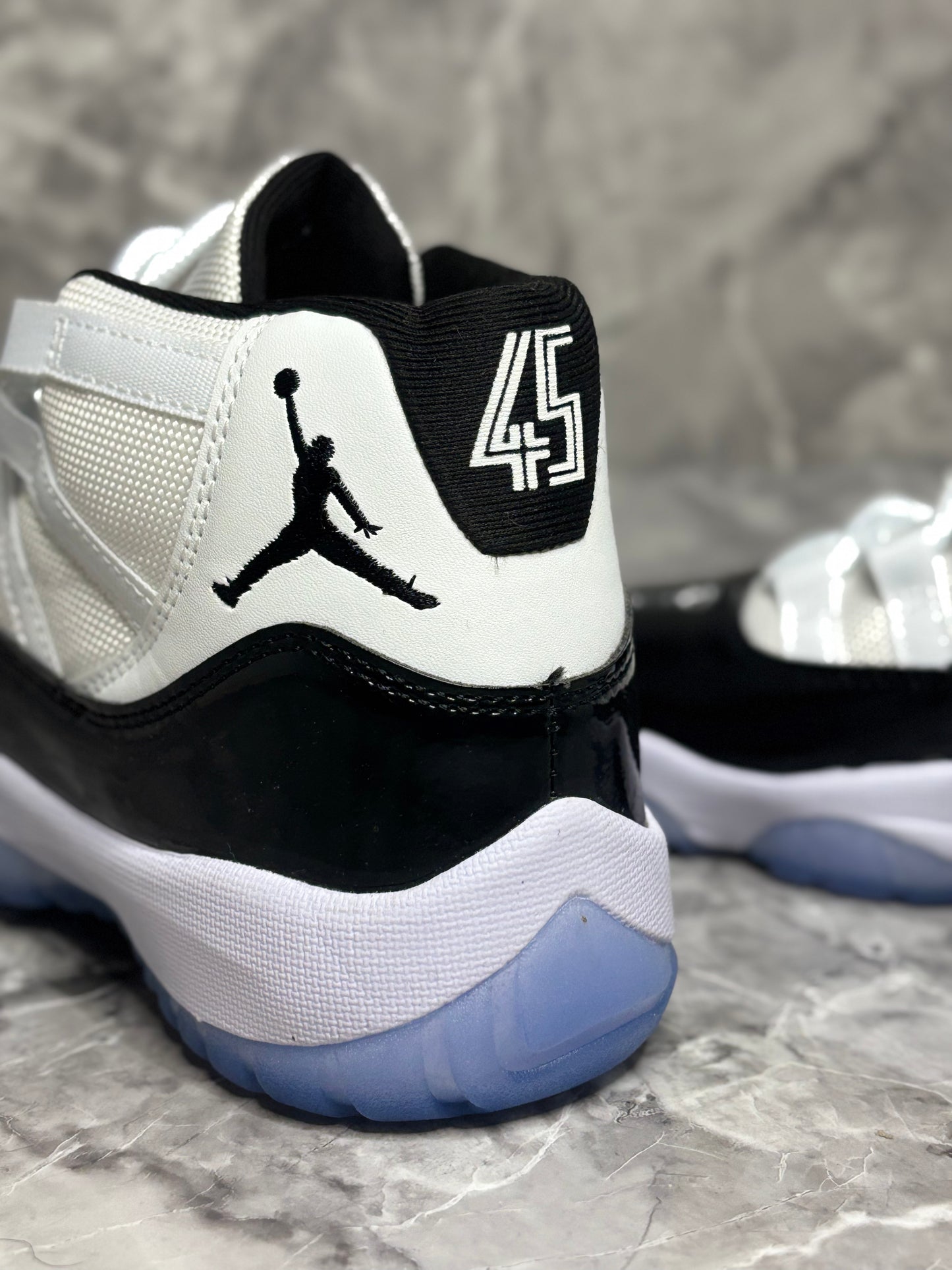 Jordan 11 Retro "Concord"