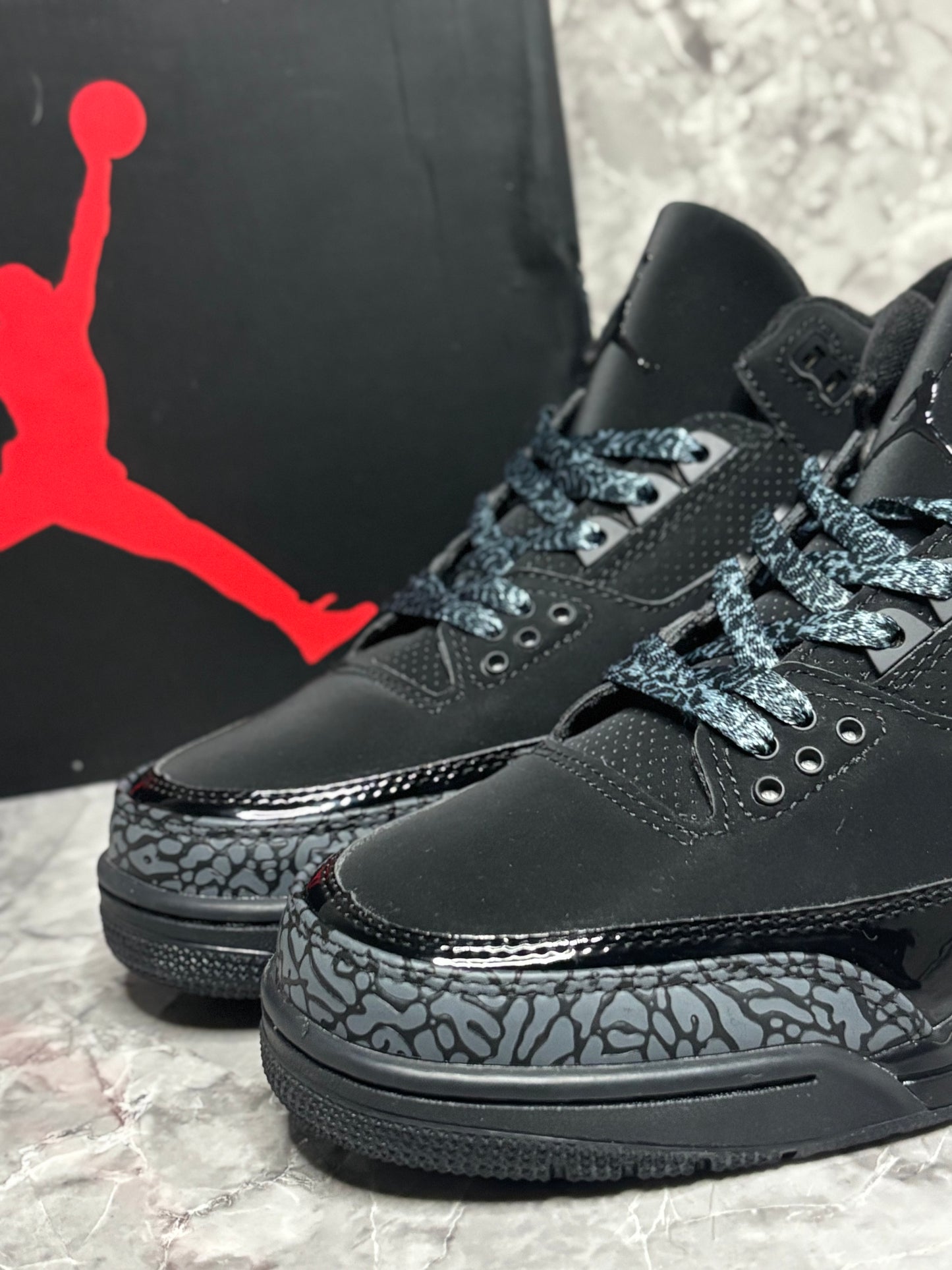 Air Jordan 3 Retro "Black Cat"
