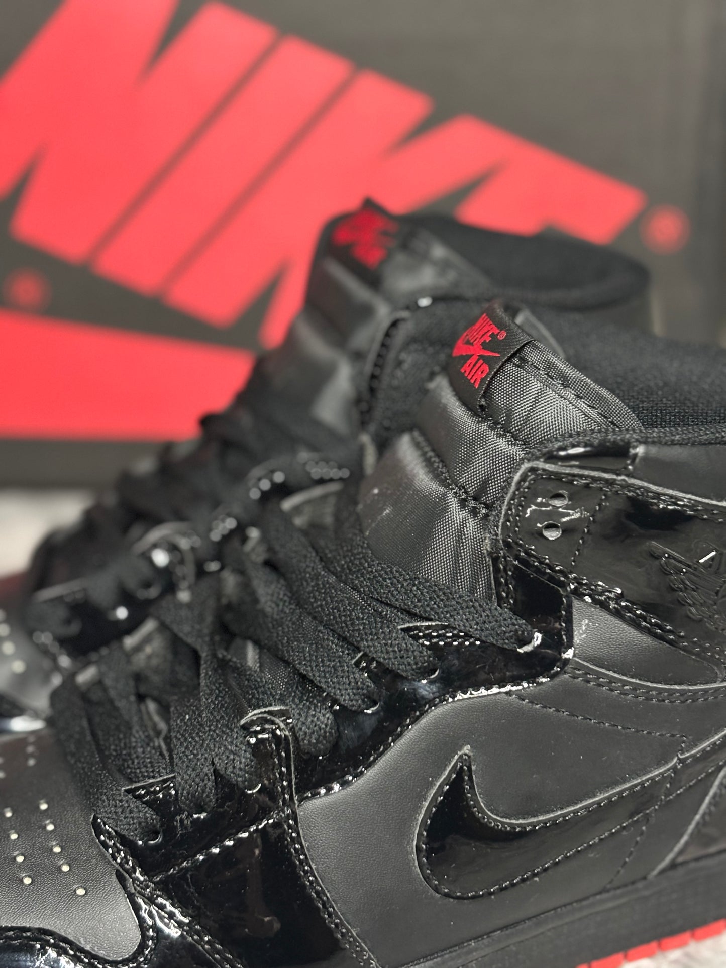 Jordan 1 Retro High "Black/Red"