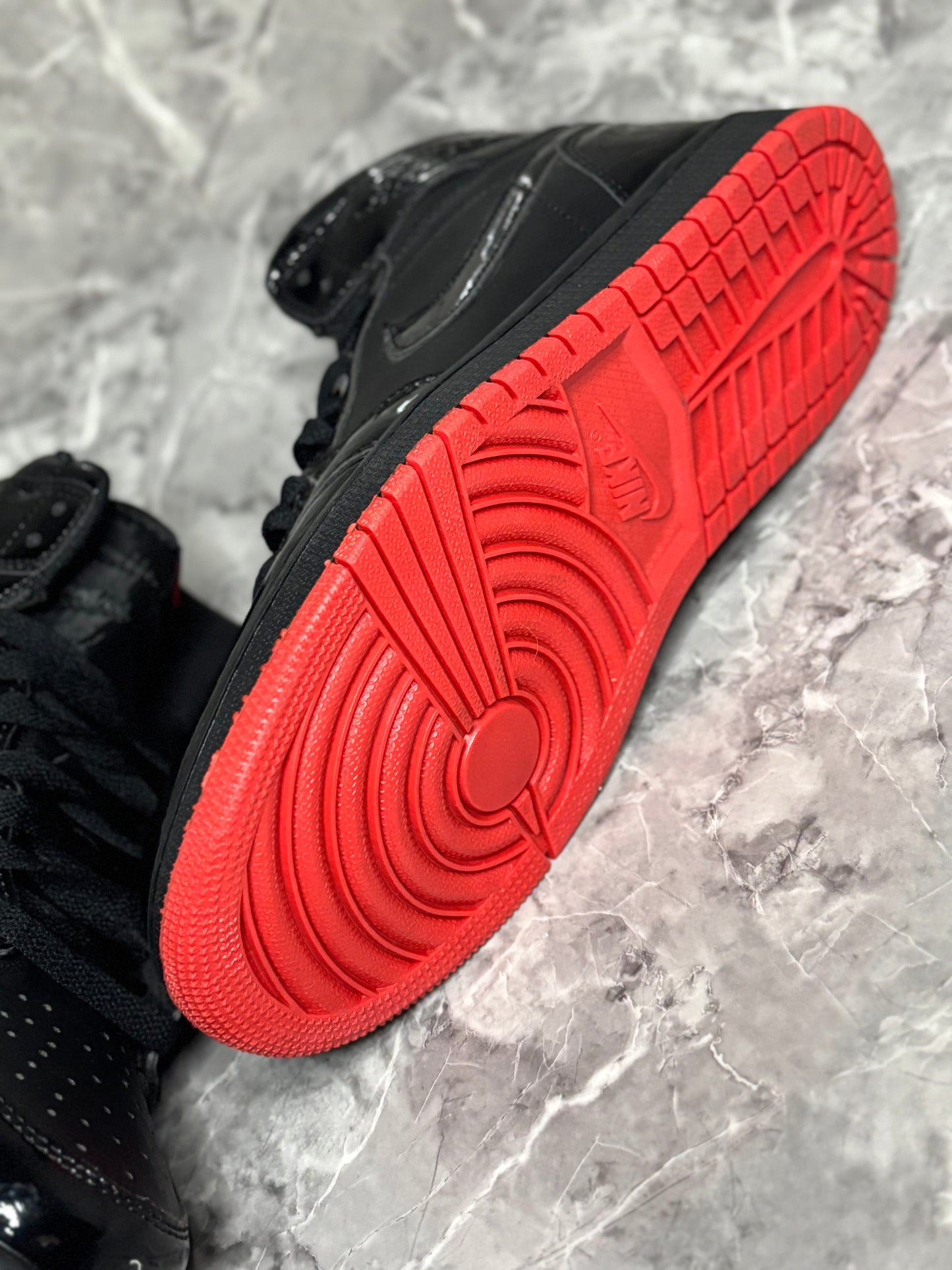 Jordan 1 Retro High "Black/Red"