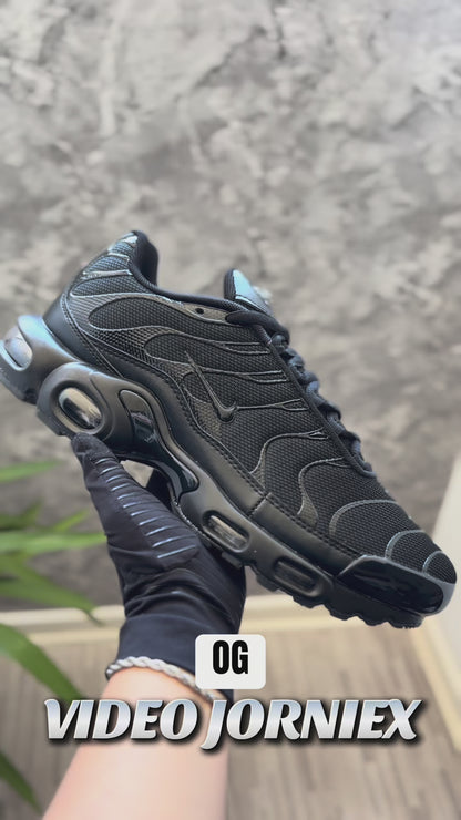 Nike Air Max Plus (TN) "Triple Black"