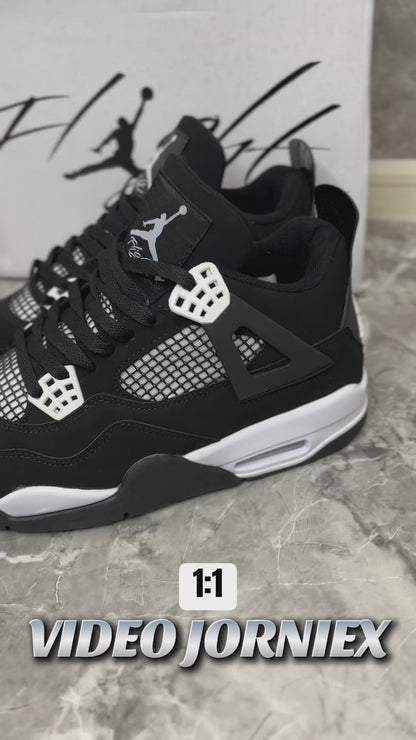 Air Jordan 4 Retro "White Thunder"